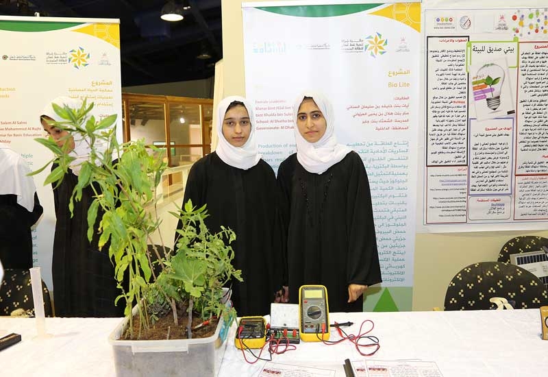 PDO also organised an exhibition of the ideas of the Omani students and entrepreneurs who won in two new competitions to promote the use of greener energy. PDO also organised an exhibition of the ideas of the Omani students and entrepreneurs who won in two new competitions to promote the use of greener energy.