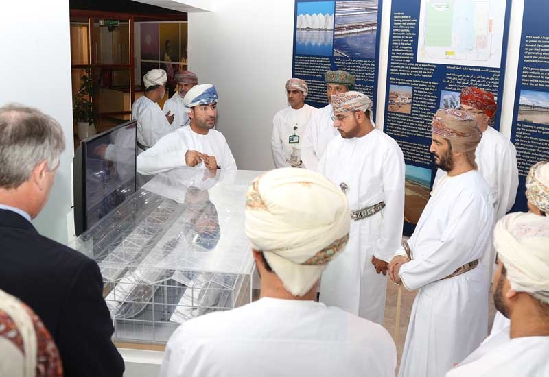 The guests were given an overview of the scale of PDO, which operates 178 oil producing fields, around 10,000 active wells and more than 18,500 kilometres of pipelines and flowlines. The guests were given an overview of the scale of PDO, which operates 178 oil producing fields, around 10,000 active wells and more than 18,500 kilometres of pipelines and flowlines.