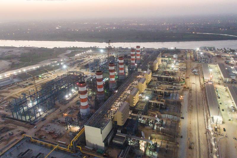 Siemens connects 10 percent more power to the grid than contractually agreed upon. Together with its local Egyptian partners, Siemens is erecting three gas-fired combined cycle power plants, each with a capacity of 4.8 gigawatts, for a total combined capacity of 14.4 gigawatts. Siemens connects 10 percent more power to the grid than contractually agreed upon. Together with its local Egyptian partners, Siemens is erecting three gas-fired combined cycle power plants, each with a capacity of 4.8 gigawatts, for a total combined capacity of 14.4 gigawatts.