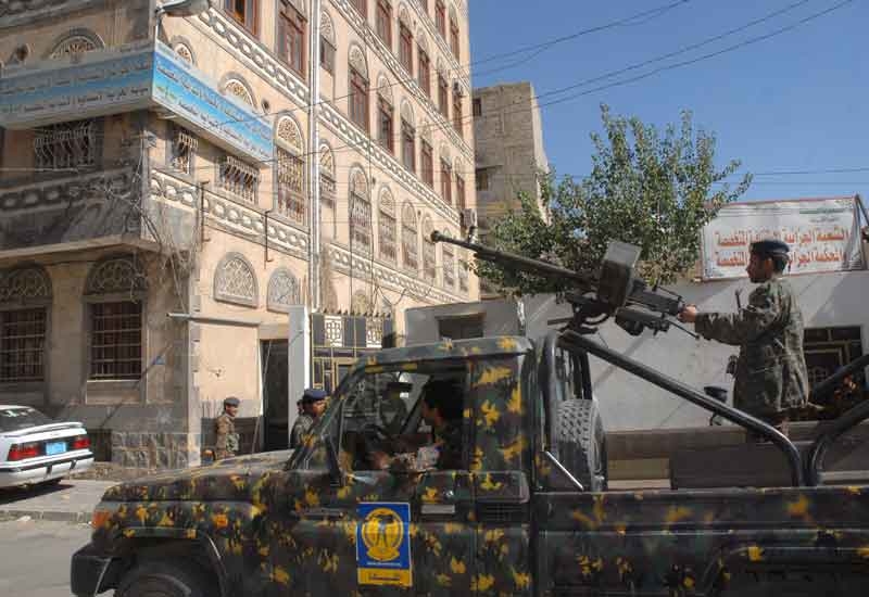 Security forces were attacked as they protected a maintenance crew attempting to repair Yemen's crucial oil pipeline. Security forces were attacked as they protected a maintenance crew attempting to repair Yemen's crucial oil pipeline.