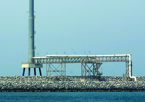 Qatar's vast North Field and Iran?s South Pars hold 30% of the world's known natural gas reserves. Qatar's vast North Field and Iran?s South Pars hold 30% of the world's known natural gas reserves.