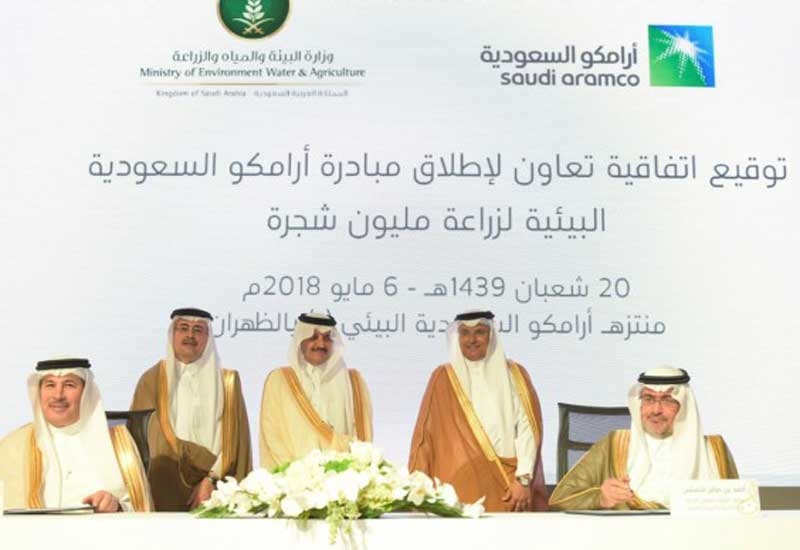 An MoU was signed between Saudi Aramco and the Ministry of Environment, Water, and Agriculture, Saudi Arabia, regarding planting of one million trees. (Photo courtesy: Moayed Al-Qattan/MPD) An MoU was signed between Saudi Aramco and the Ministry of Environment, Water, and Agriculture, Saudi Arabia, regarding planting of one million trees. (Photo courtesy: Moayed Al-Qattan/MPD)