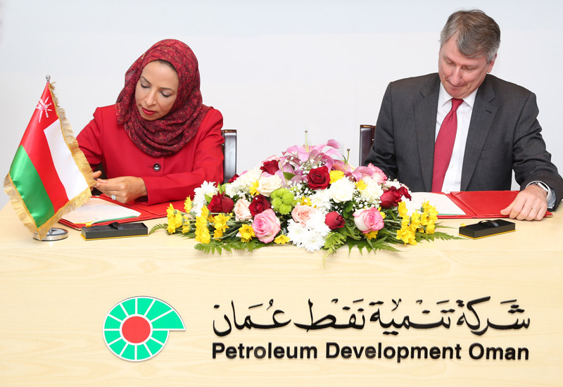 Dr Madiha bint Ahmed Al Shibani, Omans Minister of Education (left) and PDOs managing director Raoul Restucci sign the agreements. Dr Madiha bint Ahmed Al Shibani, Omans Minister of Education (left) and PDOs managing director Raoul Restucci sign the agreements.