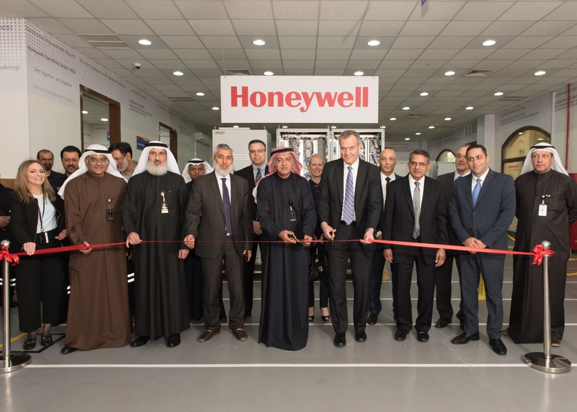 Honeywell’s Chairman and CEO Darius Adamczyk and Kuwait Petroleum Corporation (KPC) Deputy Chairman and CEO Hashem Hashem inaugurate Kuwait’s first certified in-country manufacturing, integration and testing center for advanced oil and gas technologies in Mina Abdullah, southern Kuwait, in the presence of senior executives on Wednesday, February 20, 2019. Honeywell’s Chairman and CEO Darius Adamczyk and Kuwait Petroleum Corporation (KPC) Deputy Chairman and CEO Hashem Hashem inaugurate Kuwait’s first certified in-country manufacturing, integration and testing center for advanced oil and gas technologies in Mina Abdullah, southern Kuwait, in the presence of senior executives on Wednesday, February 20, 2019.